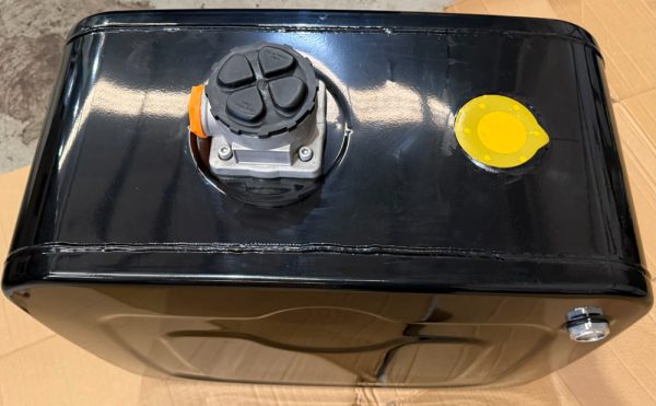 140 litre steel hydraulic tank - Image 4
